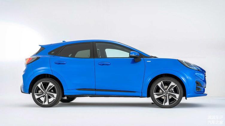 福特發(fā)布PUMA小型SUV官圖，歐式風(fēng)格，造型很有柔和感