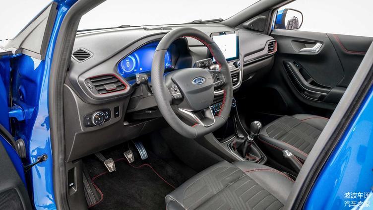 福特發(fā)布PUMA小型SUV官圖，歐式風(fēng)格，造型很有柔和感