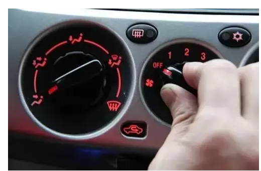 先熄火還是先關(guān)空調(diào)？很多人都不知道，做錯后果很嚴重！