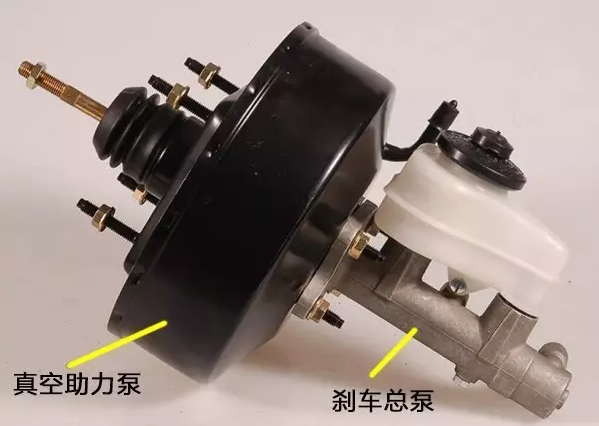 踩剎車感覺慢慢下沉是失靈前兆？