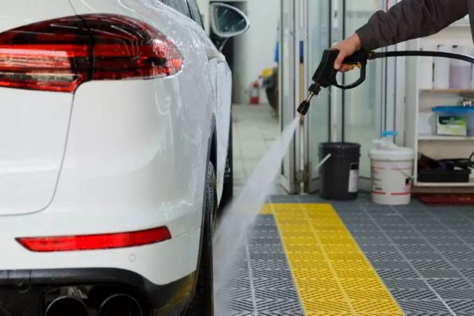 未雨綢繆，老司機教你高溫雨季養(yǎng)車妙招