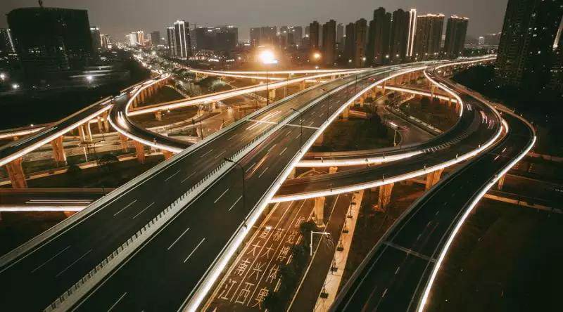 這些上道必知汽車燈語，你知道嗎？