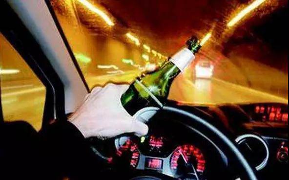 真的假的？最新交規(guī)：酒后躺車內(nèi)休息也算酒駕？