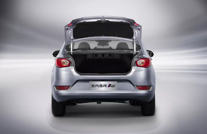 看一出好戲，猜神秘主演