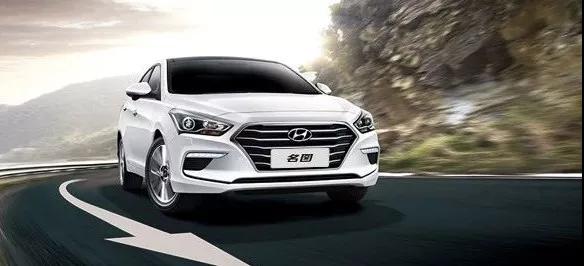 【愛(ài)車保養(yǎng)】下雨=洗車？！錯(cuò)！雨水毀車知多少！