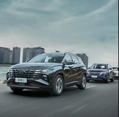 用車百科｜注意！你在用的這4個(gè)省油小技巧，其實(shí)都是在毀車